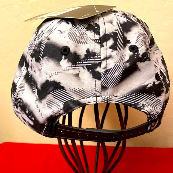 🆕 ONLY ONE! Nike Child SnapBack Cap - Picture 10 of 14